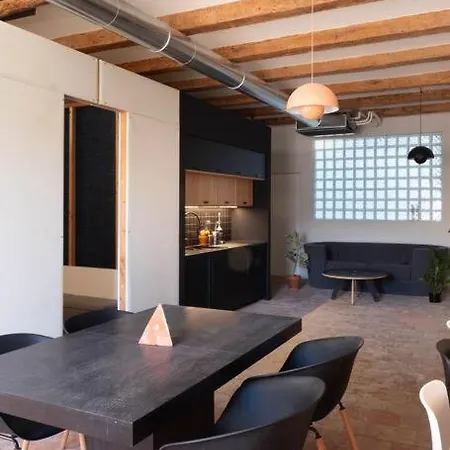 Apartment Heart Of Marseille: Spacious Loft For Couples And Friends